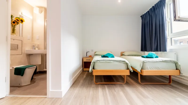 ensuite-comfort-bad-mit-grosser-dusche