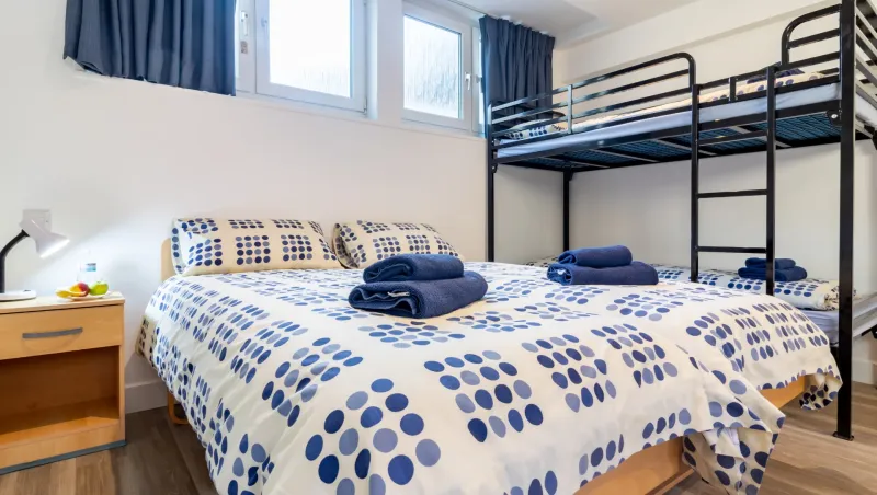 family-apartment-bettenkombination-nahaufnahme