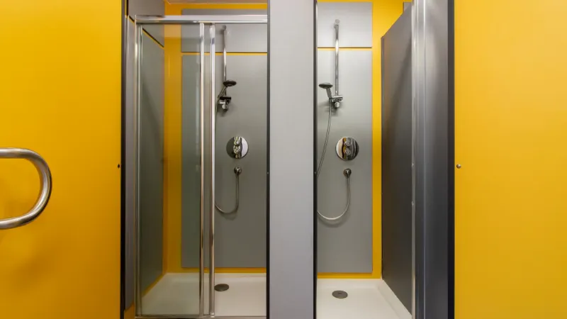 shared-showers-yellow-vik